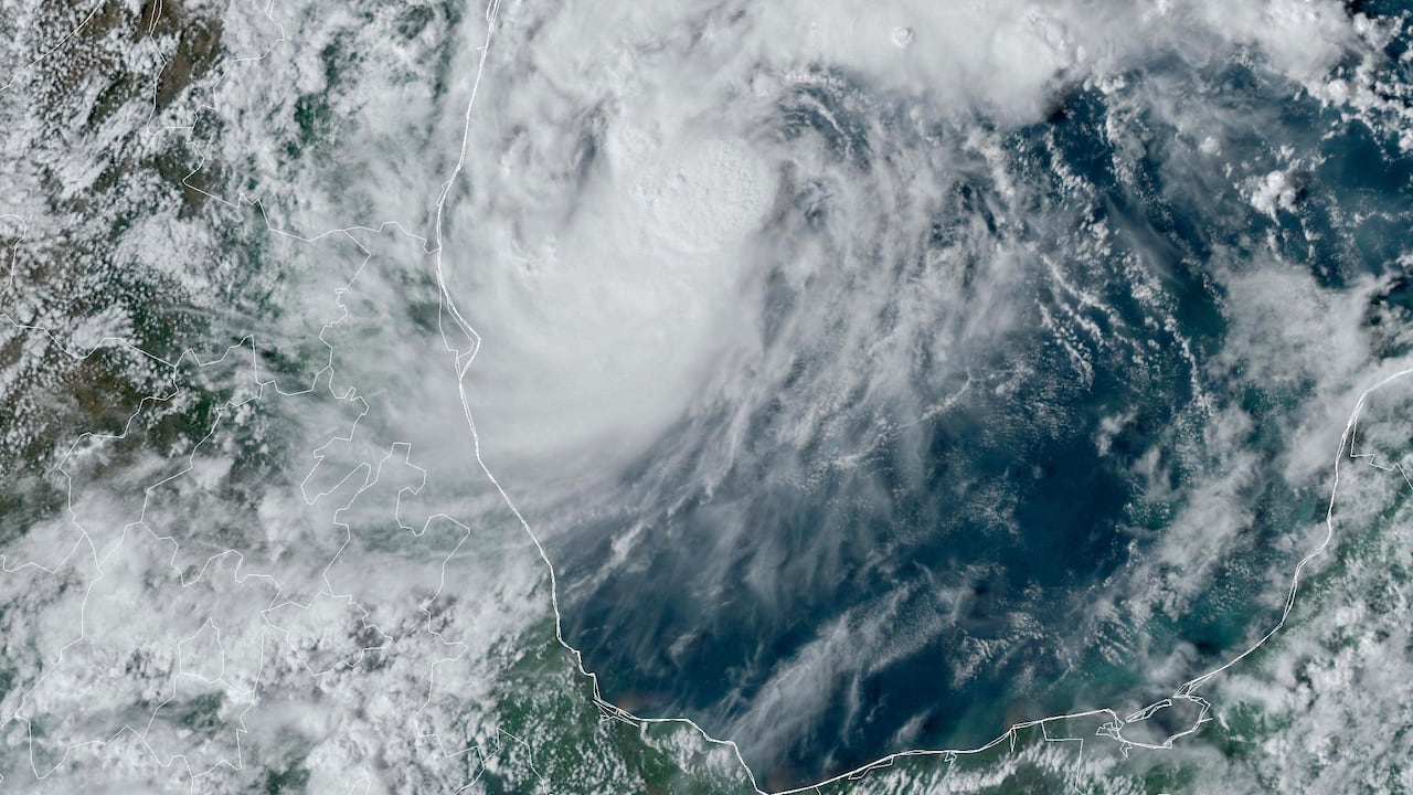 Ciclón se convierte en tormenta Rafael – Ambiente Stereo