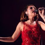 La cantante Raye cambió las redes sociales por la Biblia