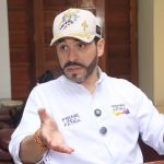 Juez ordena retirar propaganda de De la Espriella